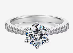 Anillo solitario moissanita
