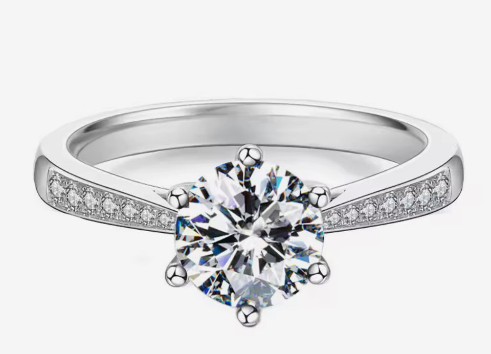 Anillo solitario moissanita